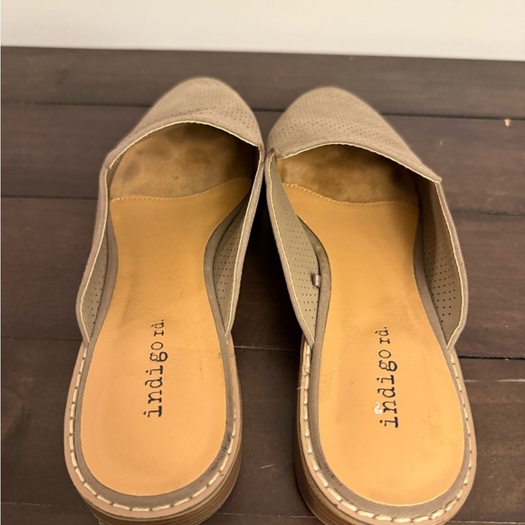 Indigo Rd. Perforated Mule Slides – Taupe Suede - Picture 3 of 6